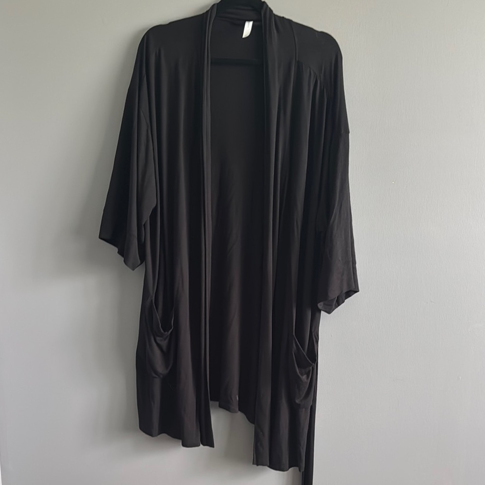 Black soft robe by Gapbody